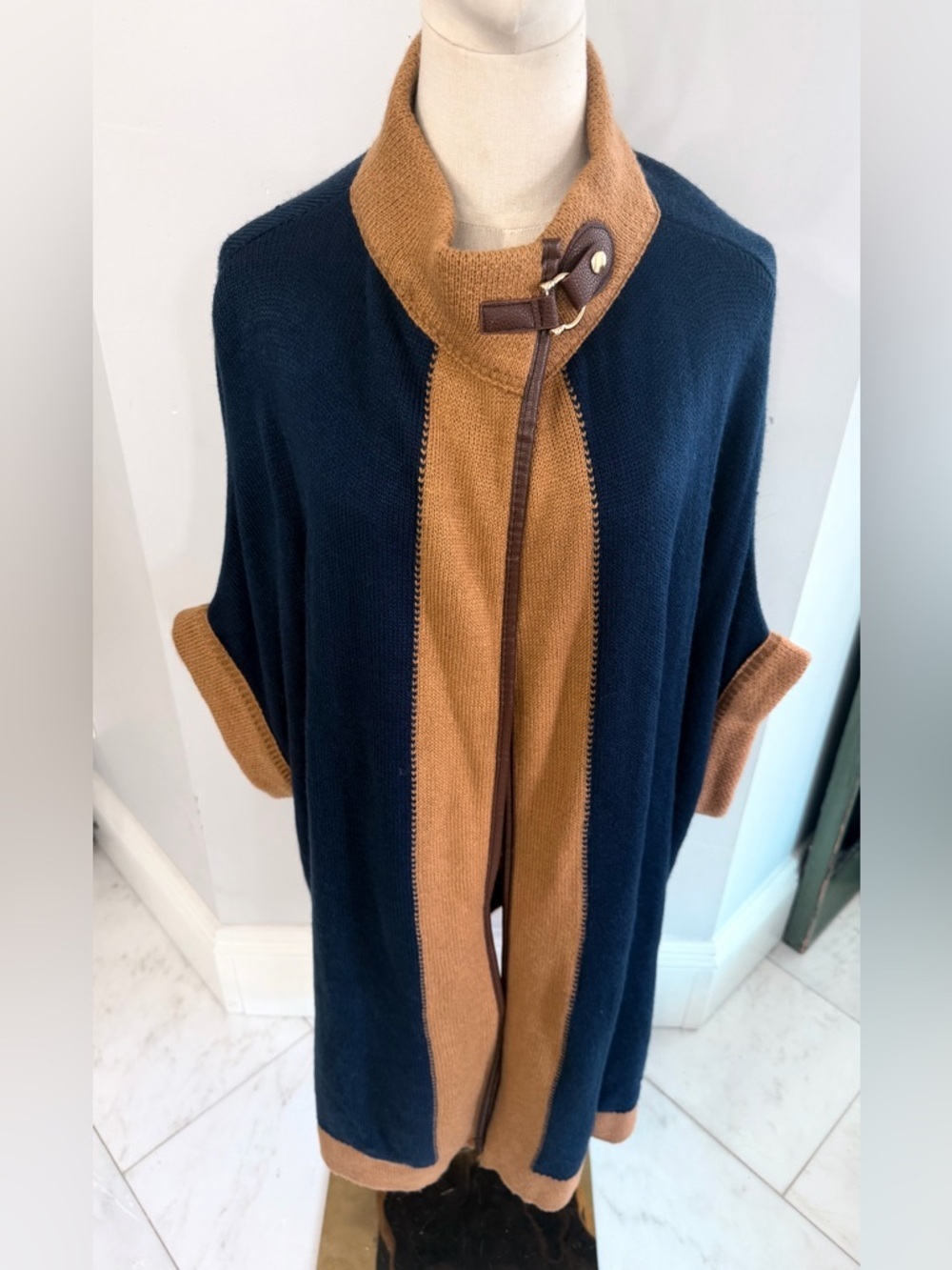 Akemi & Kin Oversized One Size Navy and Tan Women’s open front snap collar cape